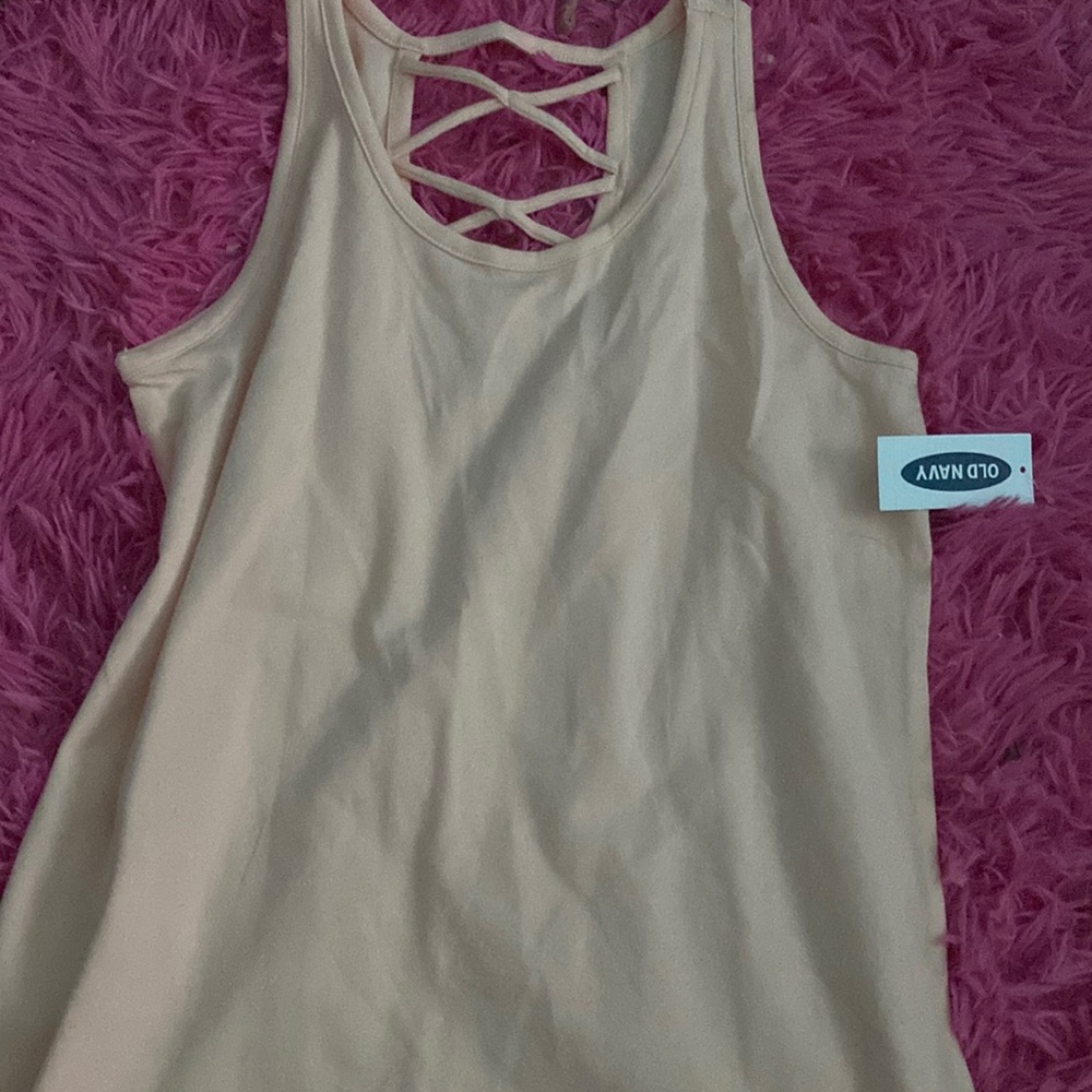 pink tank top
